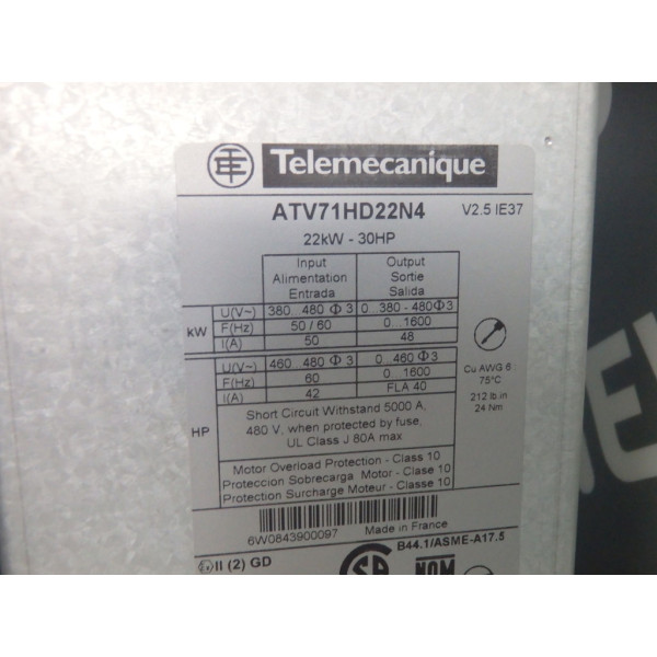 TÉLÉMÉCANIQUE  ATV71HD22N4