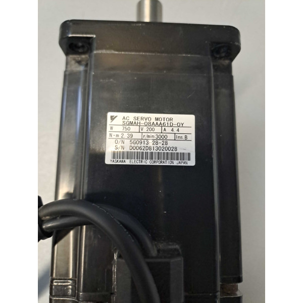 YASKAWA  SGMAH08AAA61DOY