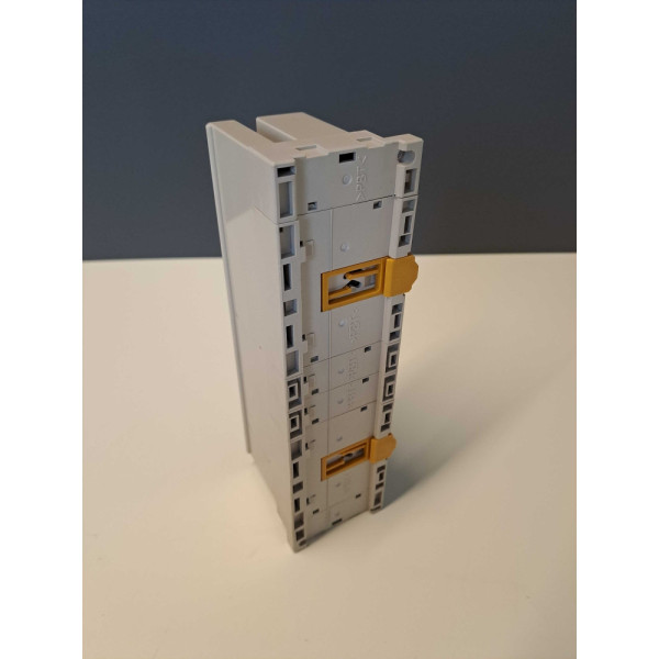 OMRON  SRT2MD16T1
