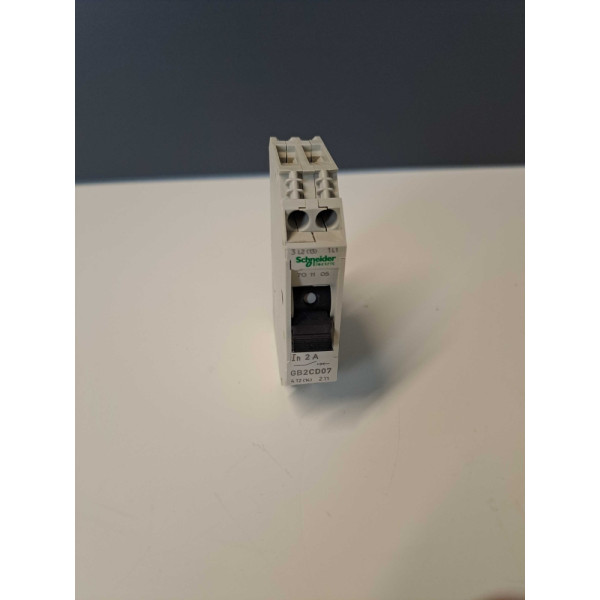 SCHNEIDER  GB2CD07