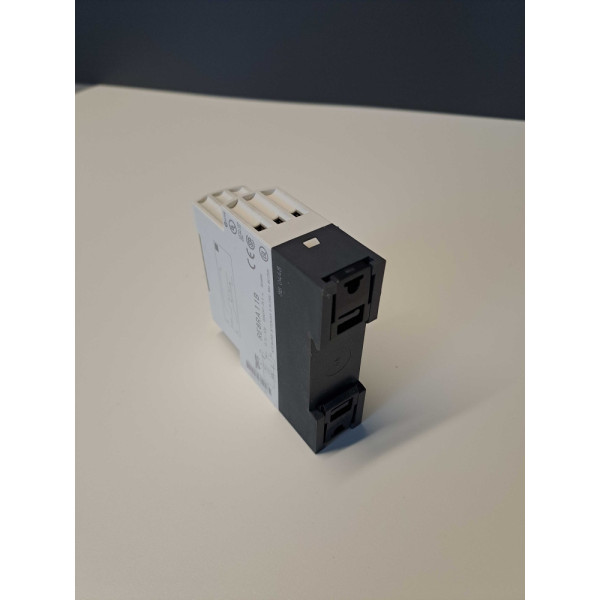 TÉLÉMÉCANIQUE  RE8RA11B