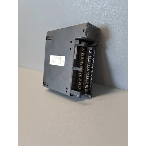 GE FANUC  IC693MDL940