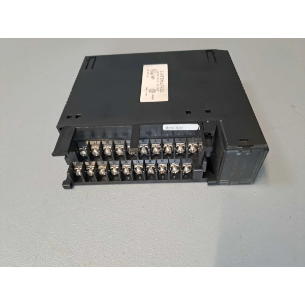 GE FANUC  IC693MDL940