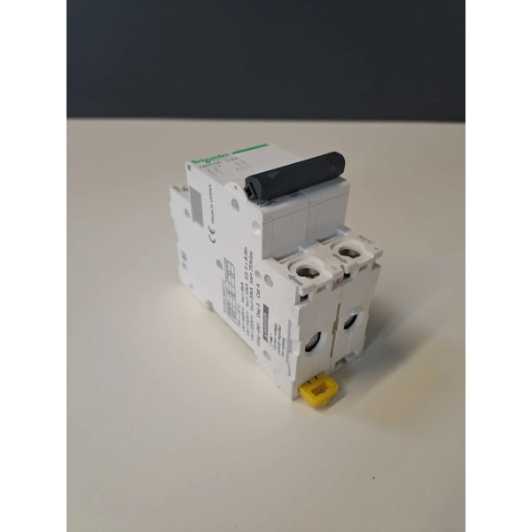 SCHNEIDER  C60HDCC20A