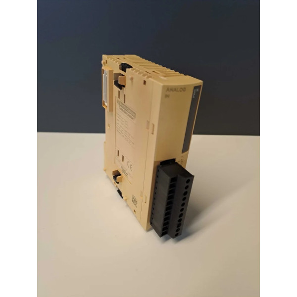 TÉLÉMÉCANIQUE  TWDAMI8HT