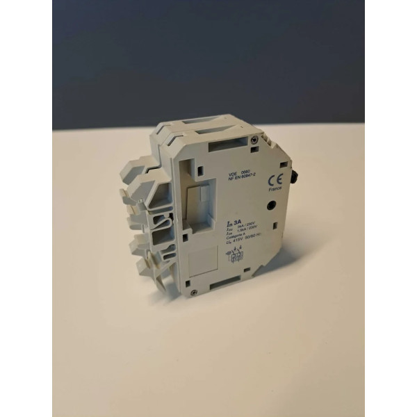 TÉLÉMÉCANIQUE  GB2-DB08