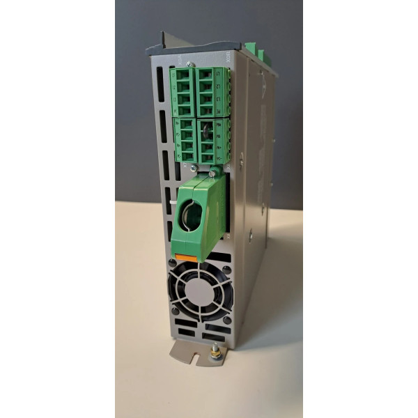 TÉLÉMÉCANIQUE  LXM15MD28N4