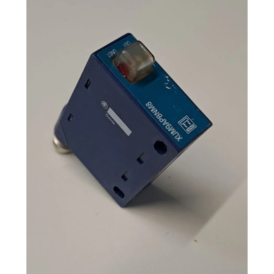 TÉLÉMÉCANIQUE XUM9APBNM8