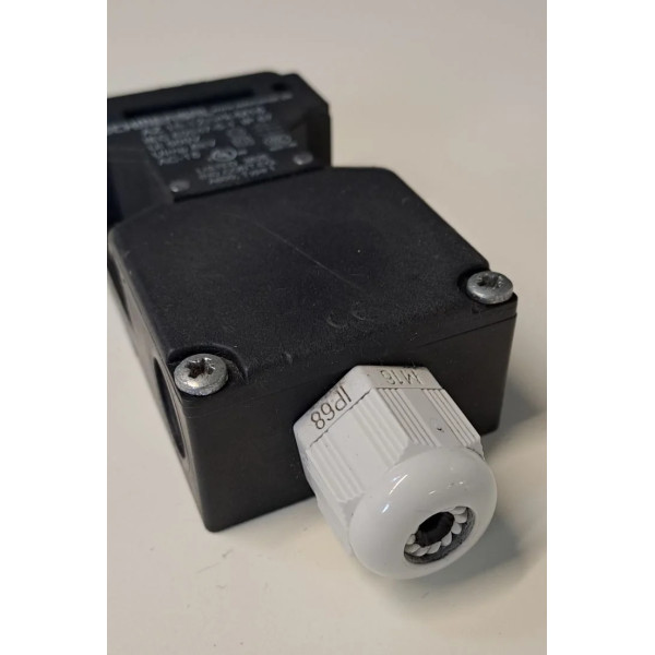 SCHMERSAL  AZ16-12zvrk-M16