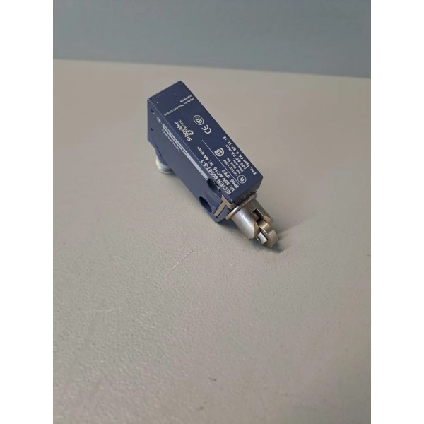 TÉLÉMÉCANIQUE  ZCMD21C12