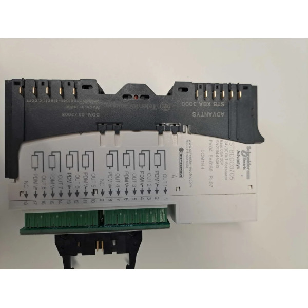 TÉLÉMÉCANIQUE  STBDDO3705 + STBXTS6610