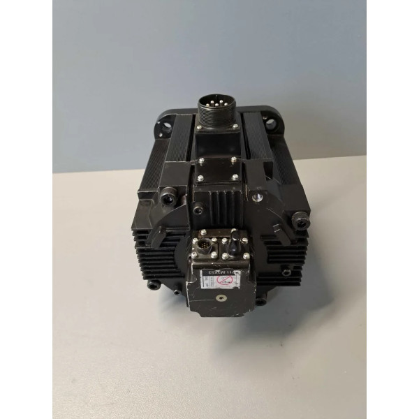 YASKAWA  SGMRS30A2AYR11