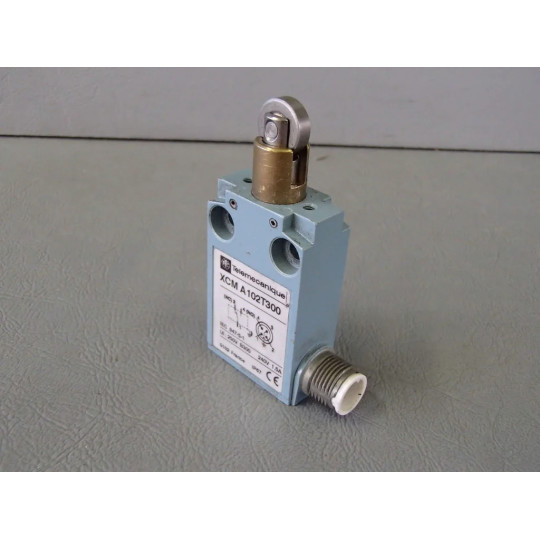 TÉLÉMÉCANIQUE  XCM-A102T300