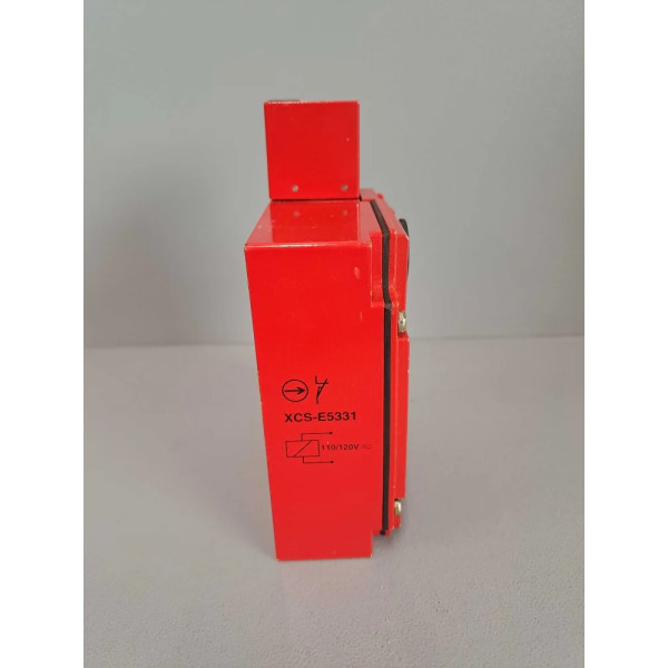 TÉLÉMÉCANIQUE  XCSE5331