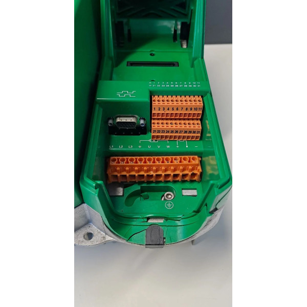 CONTROL TECHNIQUE  UNI 2402