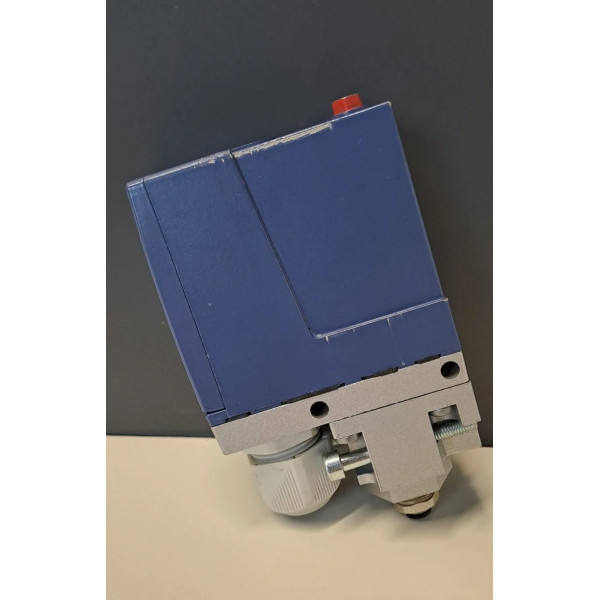 TÉLÉMÉCANIQUE  XMLA010A2S11