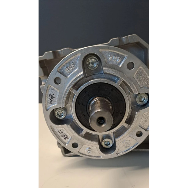 LENZE  GKR04-2MVAK071C42