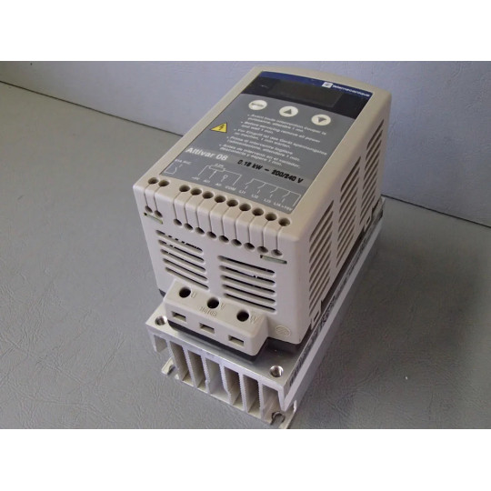 TÉLÉMÉCANIQUE  ATV08HU05M2