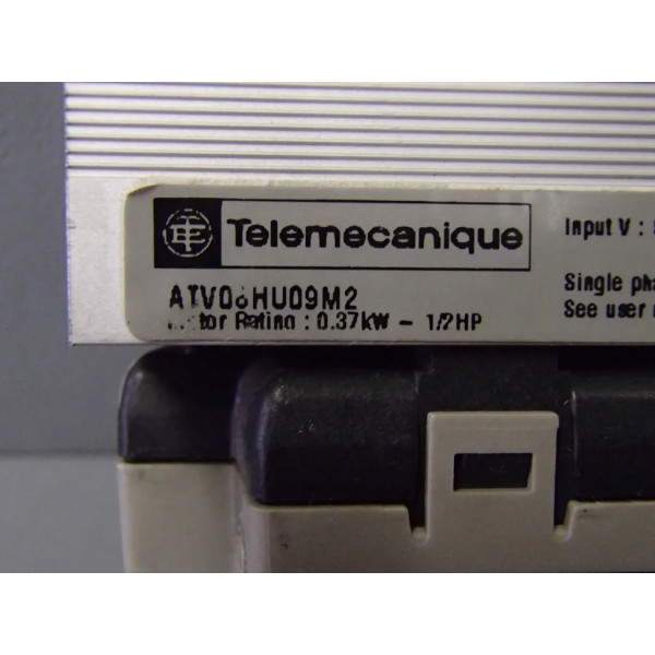 TÉLÉMÉCANIQUE  ATV08HU09M2