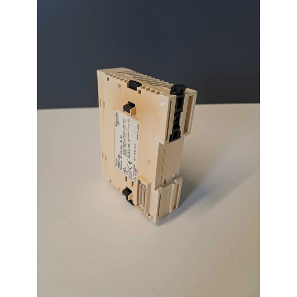 SCHNEIDER  TWDN0I10M3