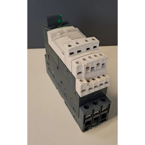 SCHNEIDER  LUB12 + LUCA1XB