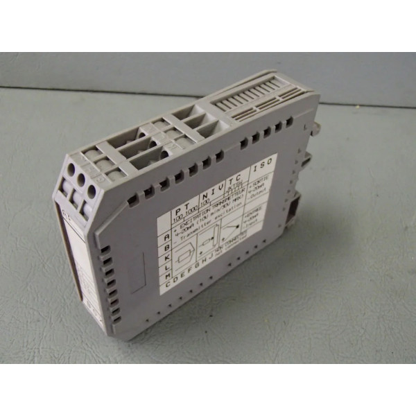 A PUISSANCE 3 BOXISO-1