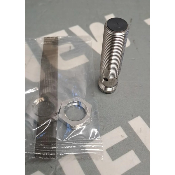 OMRON  E2A-M12KS04-M1-B1