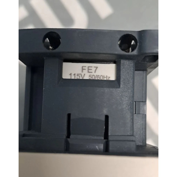 SCHNEIDER  CAD323FE7