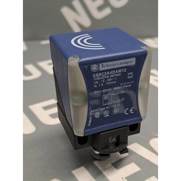 TÉLÉMÉCANIQUE  XS8C2A4DAM12