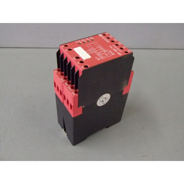 TÉLÉMÉCANIQUE  XPS-ASF5142