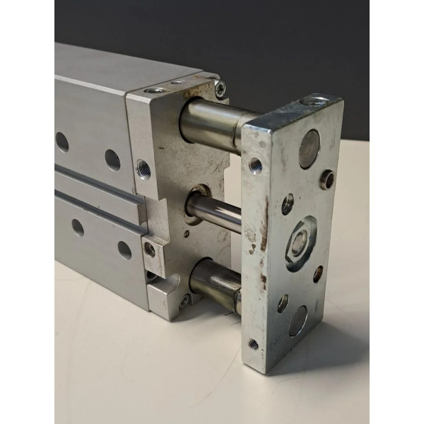 FESTO  DFM-40-200-B-PPV-A-GF