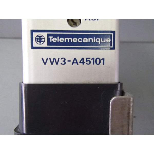 TÉLÉMÉCANIQUE  VW3-A45101
