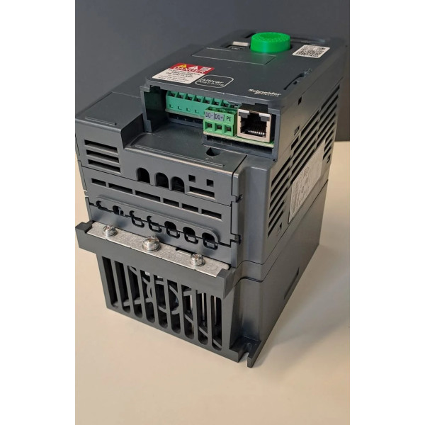 SCHNEIDER  ATV320U07N4C