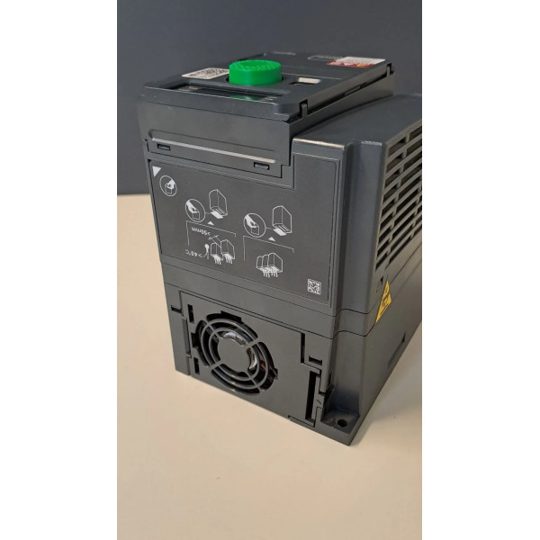 SCHNEIDER  ATV320U07N4C