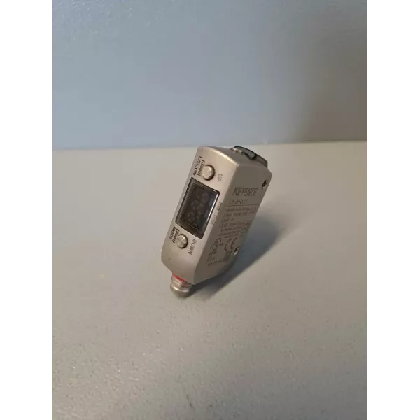 KEYENCE  LRZB100CP