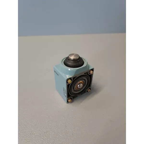 TÉLÉMÉCANIQUE  ZC2JE63