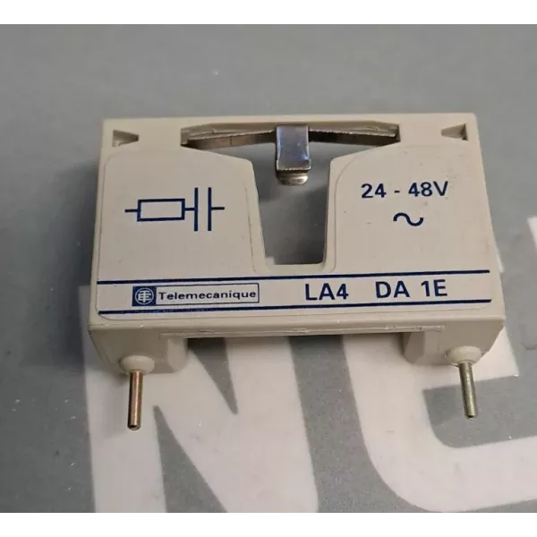 TÉLÉMÉCANIQUE  LA4DA1E