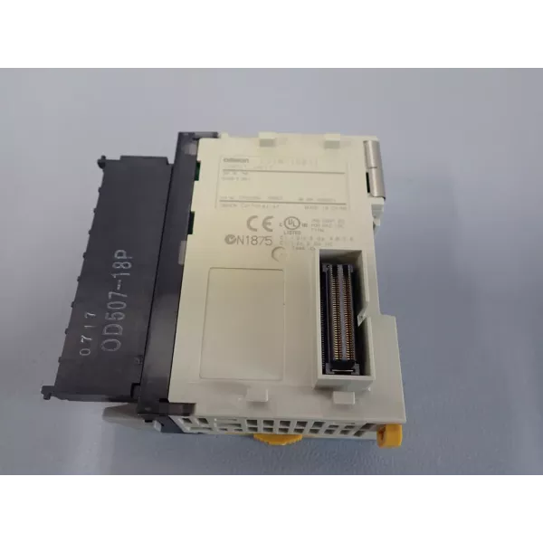 OMRON  CJ1W-ID211