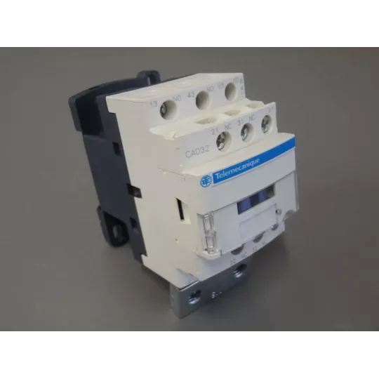 TÉLÉMÉCANIQUE  CAD32P7
