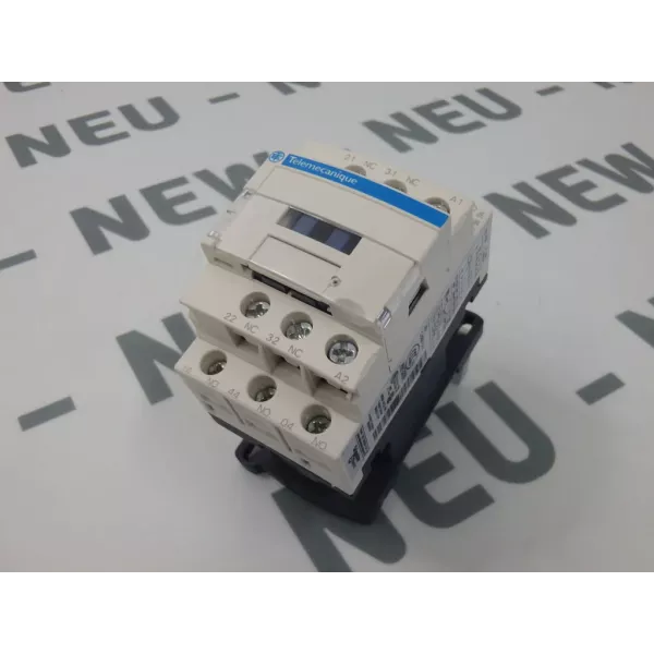 TÉLÉMÉCANIQUE  CAD32P7