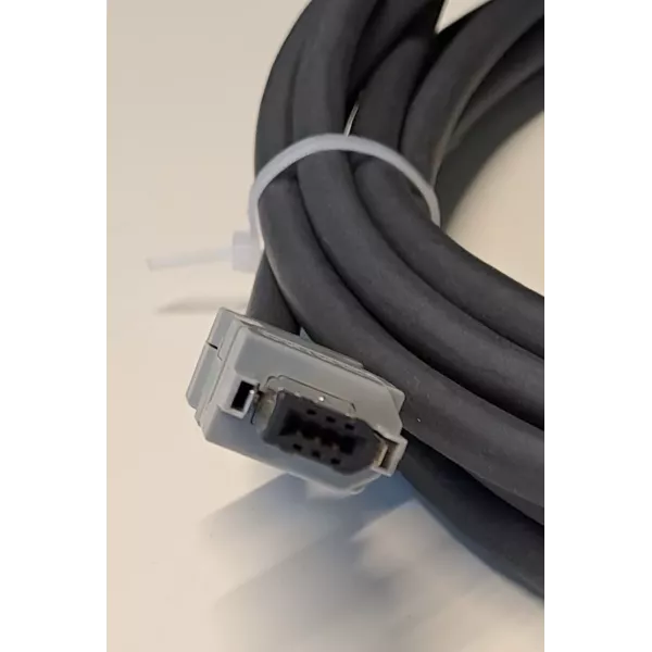 OMRON  R88A-CRGB005CR-E