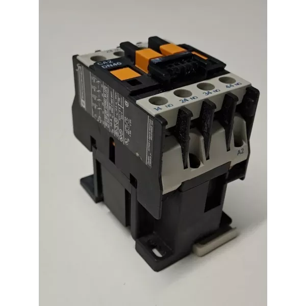 SCHNEIDER  CA2DN40B7