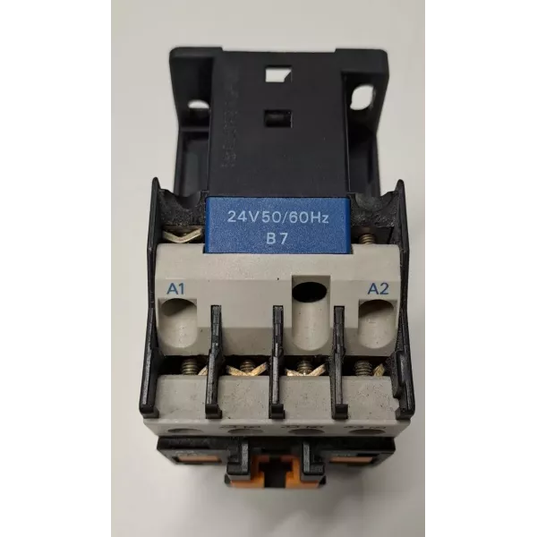 SCHNEIDER  CA2DN40B7