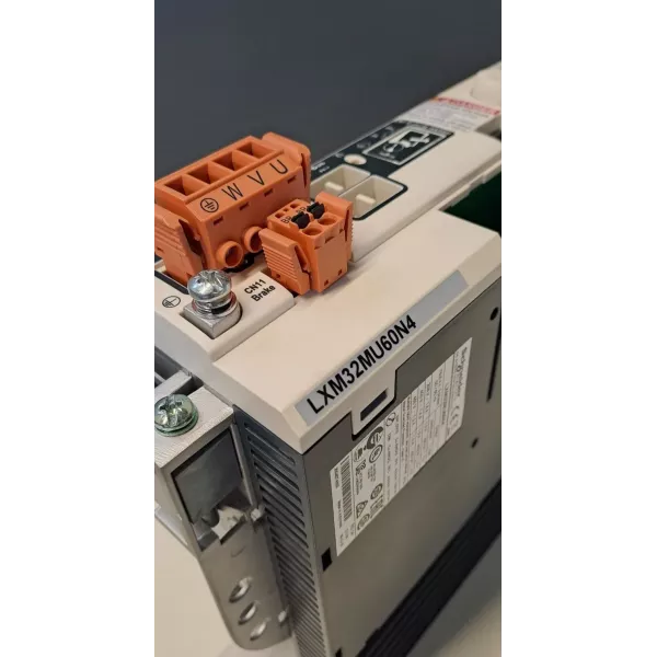 SCHNEIDER  LXM32MU60N4