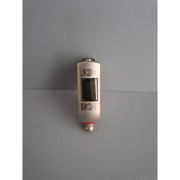 KEYENCE  LRZB100C3P
