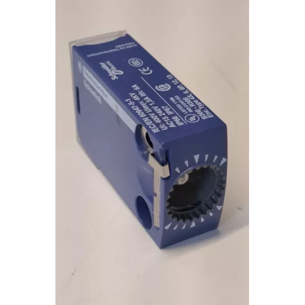 TÉLÉMÉCANIQUE  ZCMD21