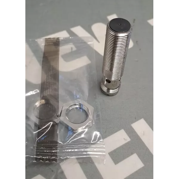 OMRON  E2A-M12KS04-M1-B1