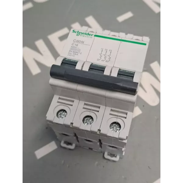 SCHNEIDER  24215