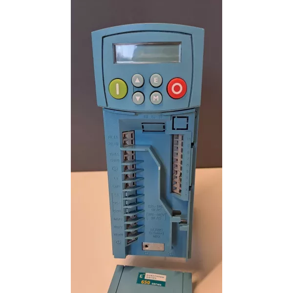 EUROTHERM 650/015/230/0/00/DISP/FR/0/0
