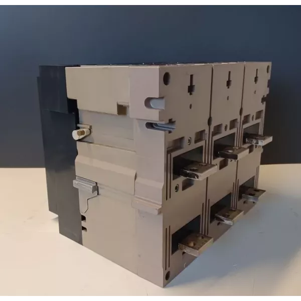 MOELLER  IZM32V-1000